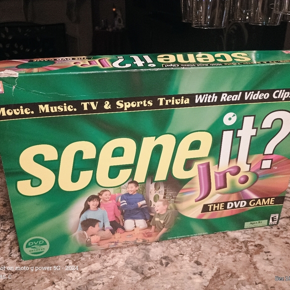 Scene it jr movie music TV sports trivia game - Picture 3 of 3